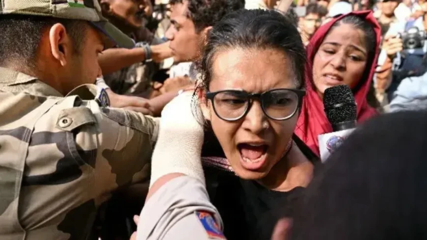 দিল্লিতে এবার নেহা বোরাকে আটক করল পুলিশ